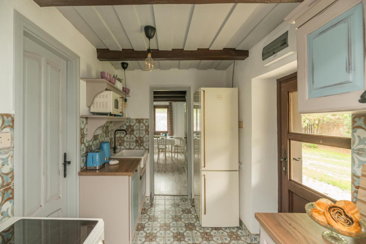 Lovely Cottage Home Веленце Экстерьер фото